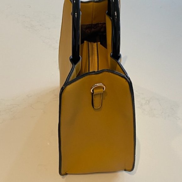 Mustard Yellow Purse - Picture 8 of 13